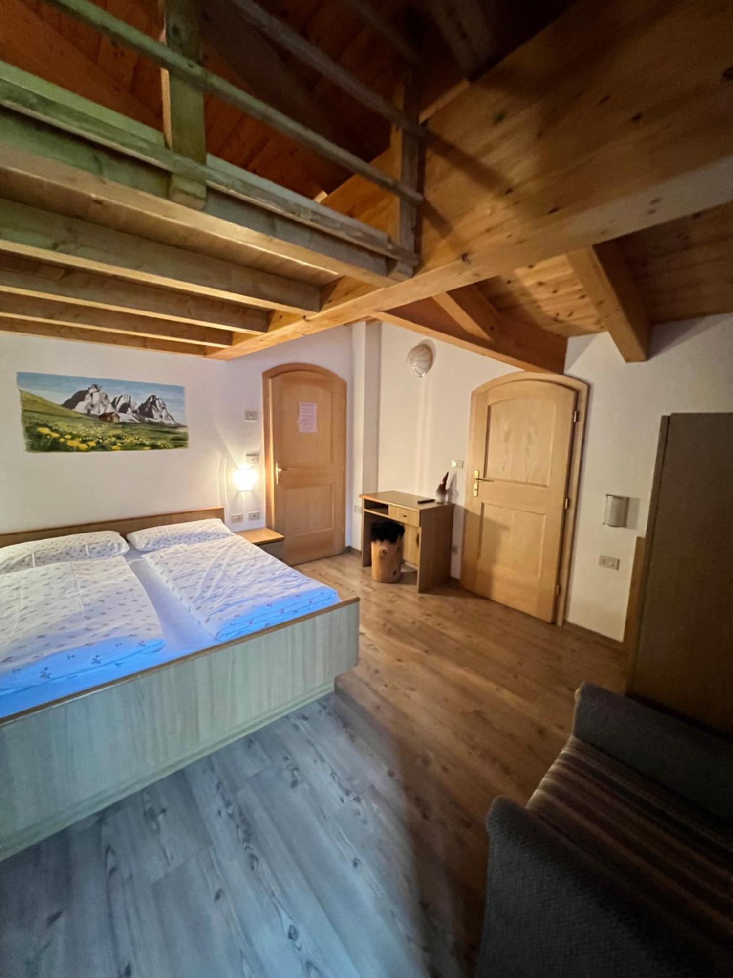 Garni Eden Bed And Breakfast โซรากา ภายนอก รูปภาพ