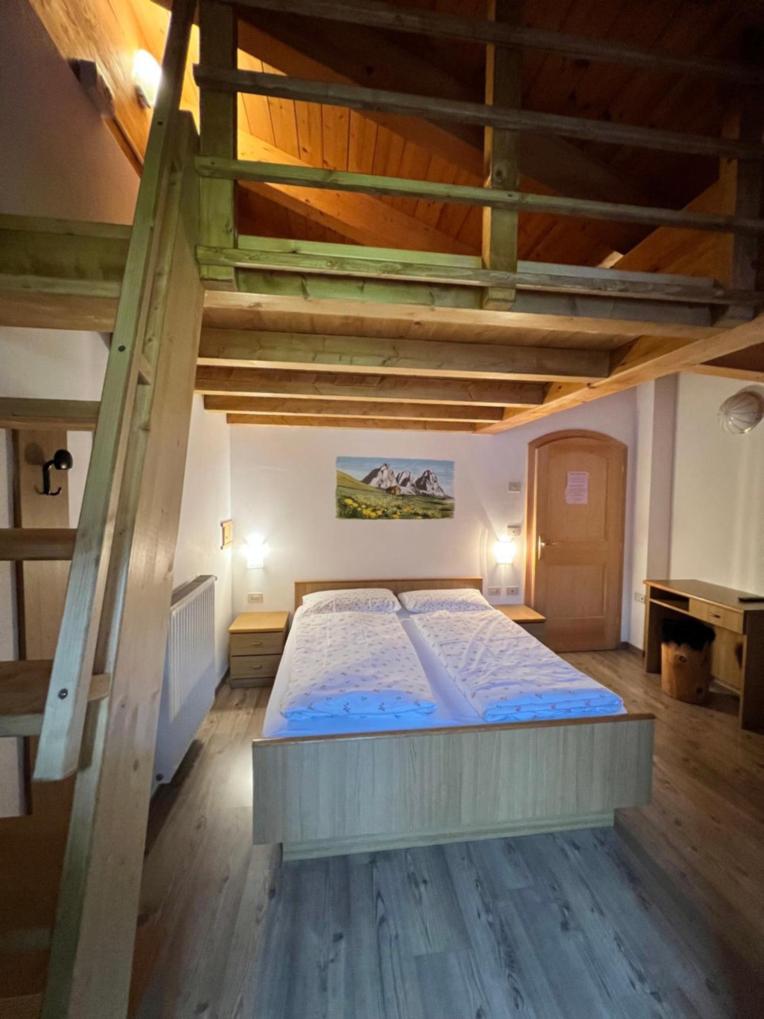 Garni Eden Bed And Breakfast โซรากา ภายนอก รูปภาพ