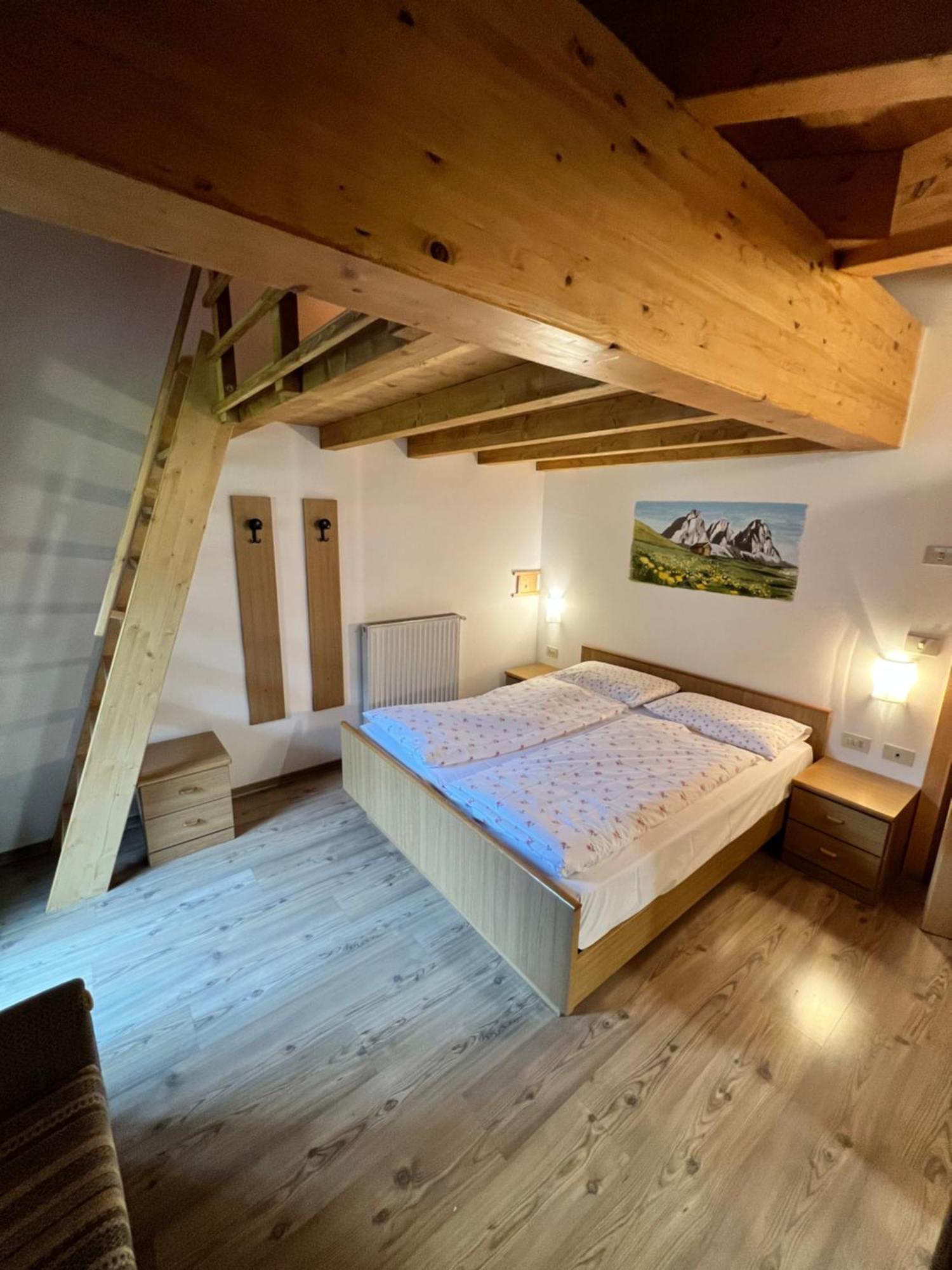 Garni Eden Bed And Breakfast โซรากา ภายนอก รูปภาพ