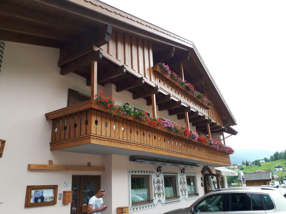 Garni Eden Bed And Breakfast โซรากา ภายนอก รูปภาพ